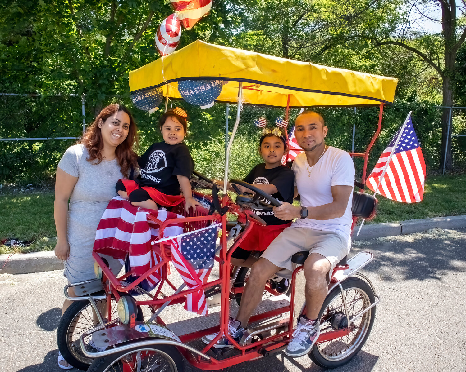 Photos Honoring the fallen soldiers at the Inwood parade Herald